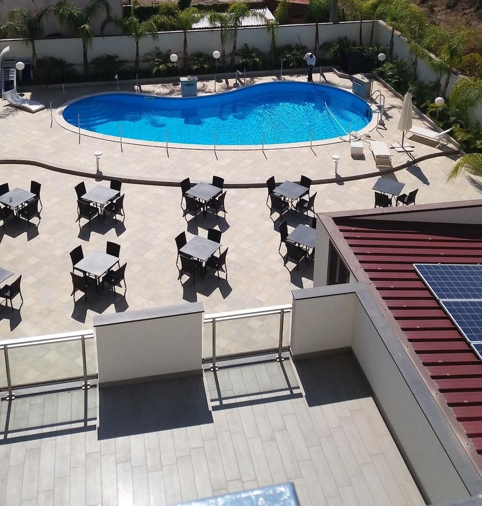 Hotel Riviera Azzurra Oliveri Exterior photo